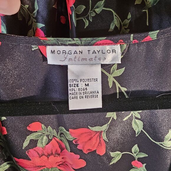 Morgan Taylor Intimates Women's M Peignor Set Black With Roses Robe & Nightie - Picture 9 of 10